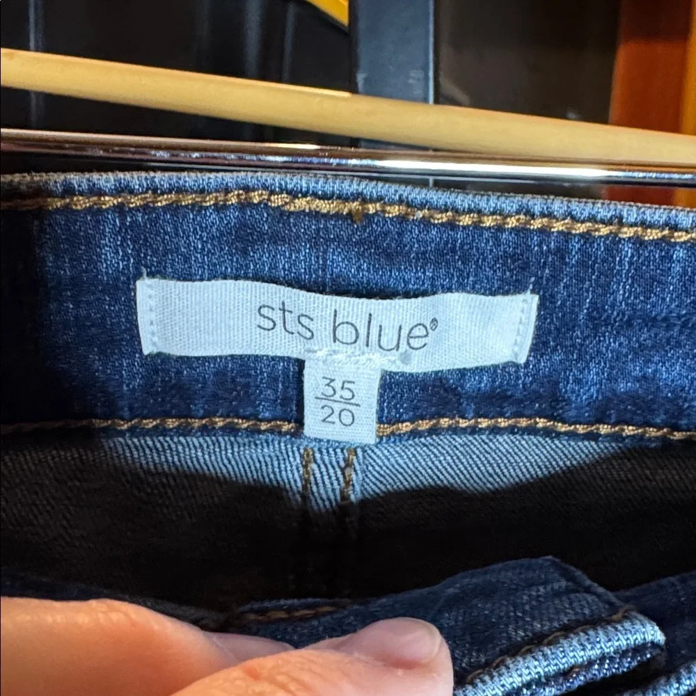 NWT STS Blue Aubrey Mid Rise Denim Shorts 20W Plus Size Raw Hem Distressed